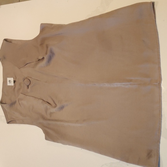 A classy Cabi tank top - Picture 2 of 4